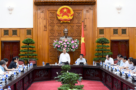 Thủ tướng Nguyễn Xuân Phúc chủ trì phiên họp về đầu tư công.